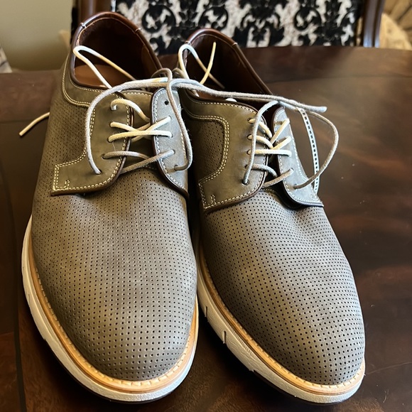 Johnston & Murphy Collection Men's Vaughn Perforated Plain Toe Oxfords - Picture 4 of 12